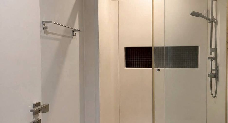 À vendre 2 chambres condo à Phra Khanong, Bangkok