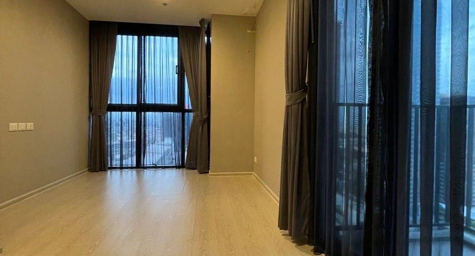 À vendre 2 chambres condo à Huai Khwang, Bangkok