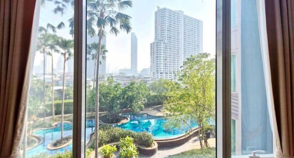 For sale 3 bedrooms condo in Bang Kho Laem, Bangkok