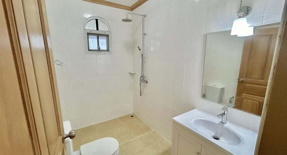 For rent 4 bedrooms villa in Cha Am, Phetchaburi