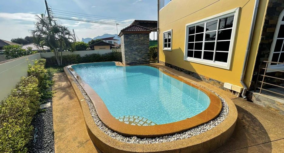 For rent 4 bedrooms villa in Cha Am, Phetchaburi