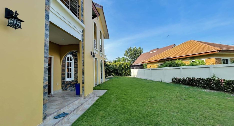 For rent 4 bedrooms villa in Cha Am, Phetchaburi