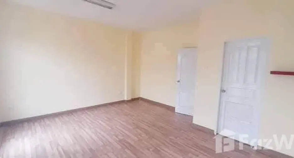 À vendre et à louer 3 chambres maison de ville à Sai Mai, Bangkok