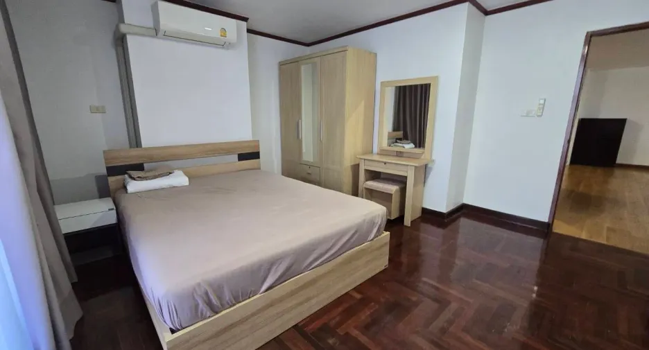 For rent そして for sale 2 ベッドルーム condo in Watthana, Bangkok