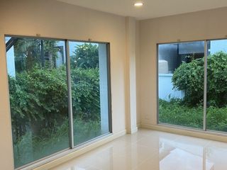出售 4 卧室 独立屋 在 Khan Na Yao, 曼谷
