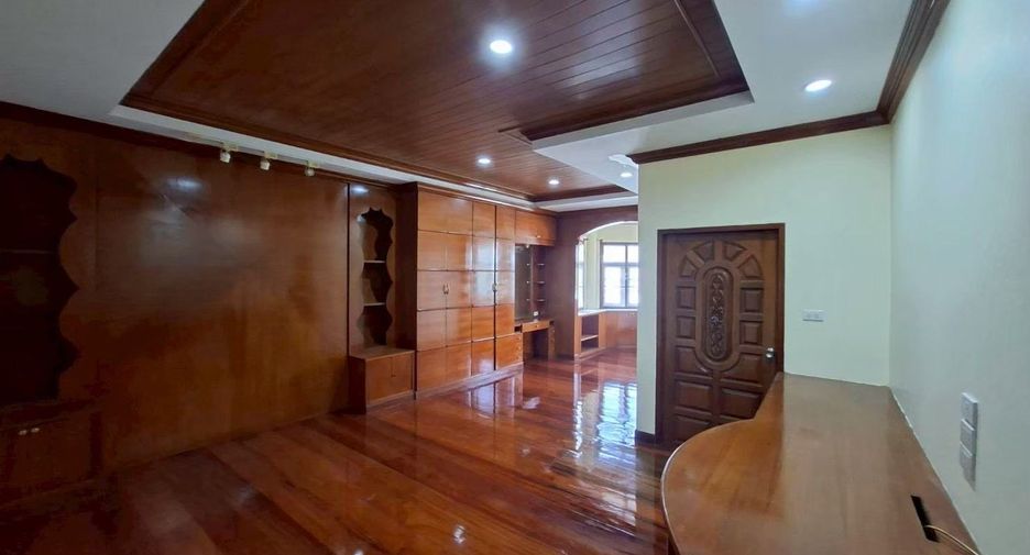 出售 5 卧室 独立屋 在 Bang Phli, Samut Prakan