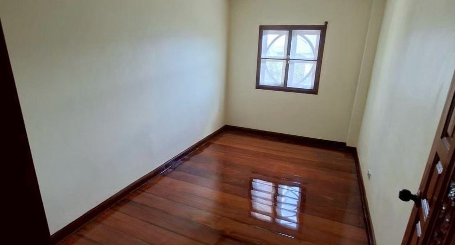 出售 5 卧室 独立屋 在 Bang Phli, Samut Prakan