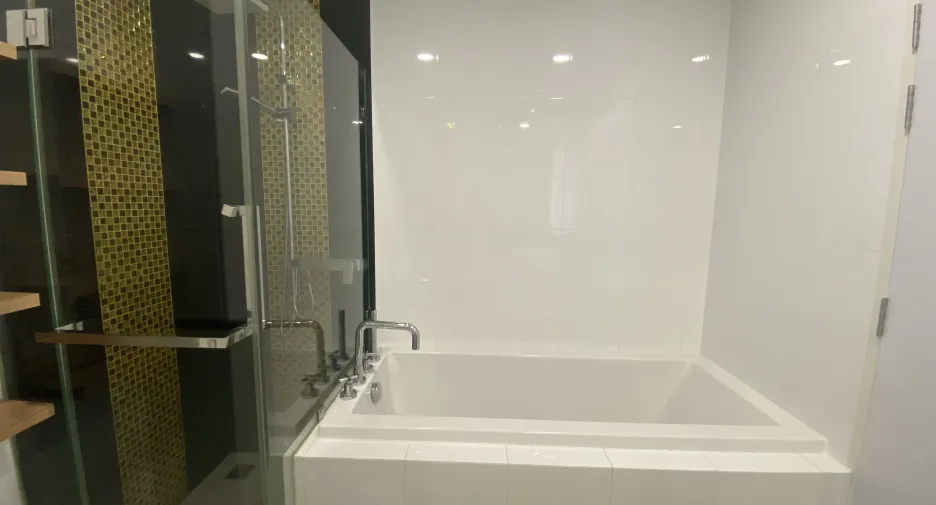 Wohnung zum Kauf mit 1 Zimmer in Si Racha, Chonburi