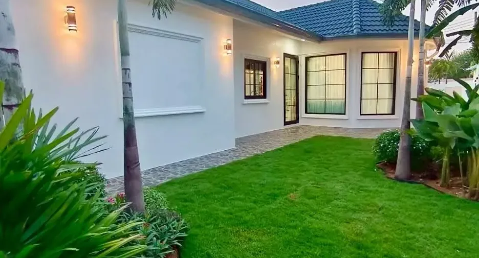For sale 4 bedrooms villa in East Pattaya, Pattaya