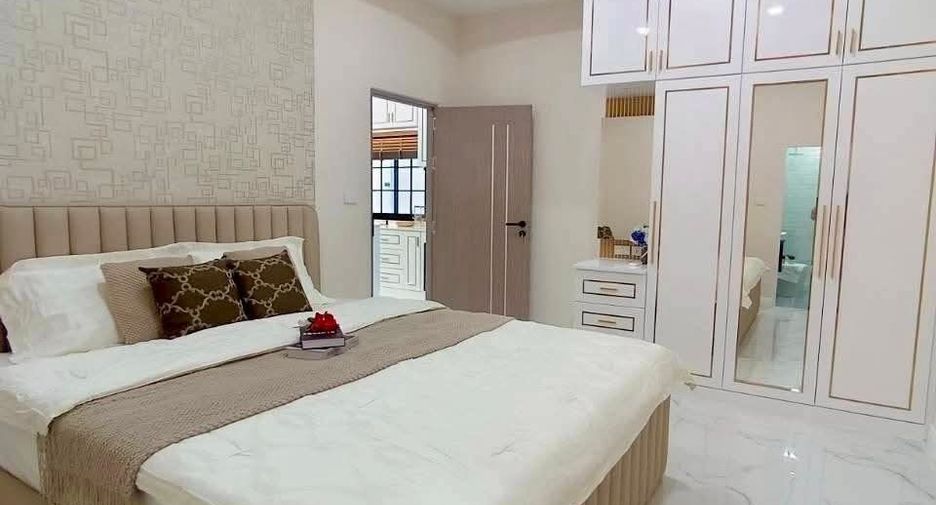 For sale 4 bedrooms villa in Bang Lamung, Chonburi