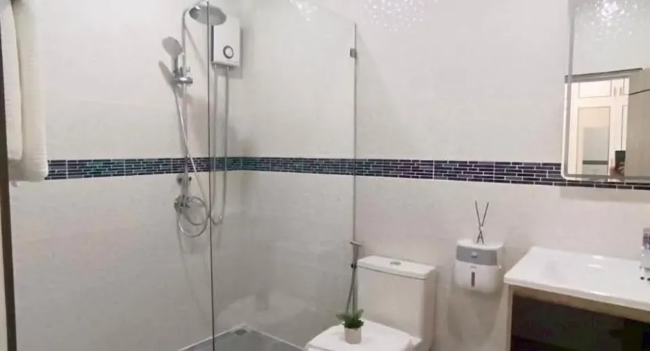 For sale 4 bedrooms villa in East Pattaya, Pattaya