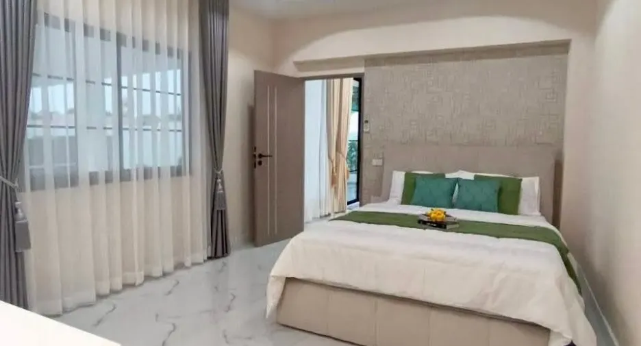 For sale 4 bedrooms villa in East Pattaya, Pattaya
