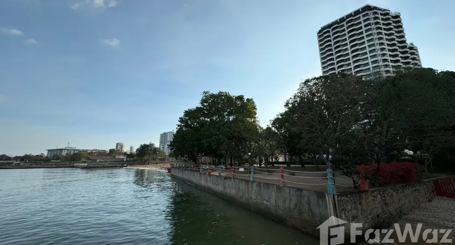 À louer et à vendre 3 chambres condo à Si Racha, Chonburi