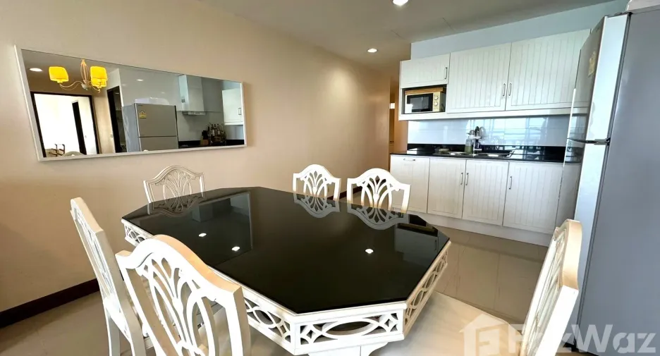 À louer et à vendre 3 chambres condo à Si Racha, Chonburi