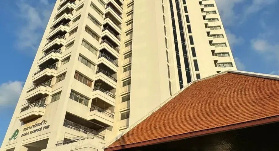 À louer et à vendre 3 chambres condo à Si Racha, Chonburi