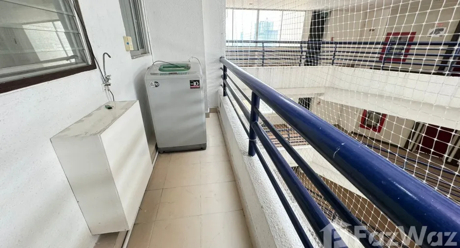 À louer et à vendre 3 chambres condo à Si Racha, Chonburi