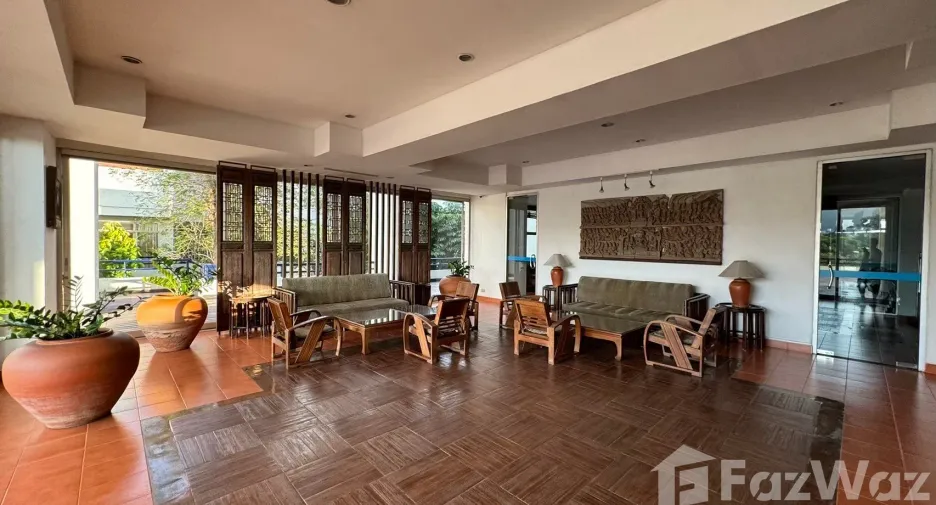 À louer et à vendre 3 chambres condo à Si Racha, Chonburi