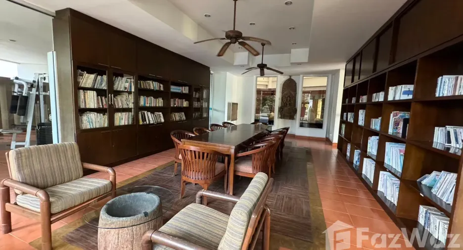À louer et à vendre 3 chambres condo à Si Racha, Chonburi