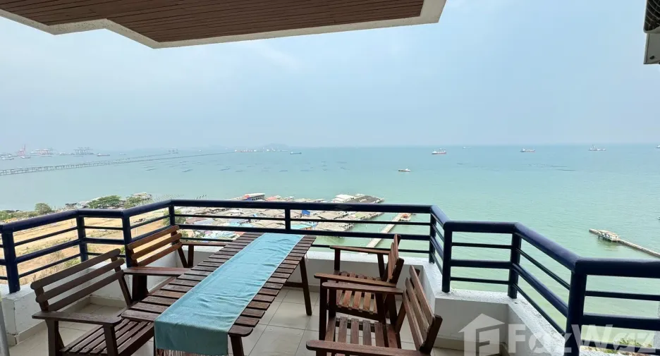 À louer et à vendre 3 chambres condo à Si Racha, Chonburi