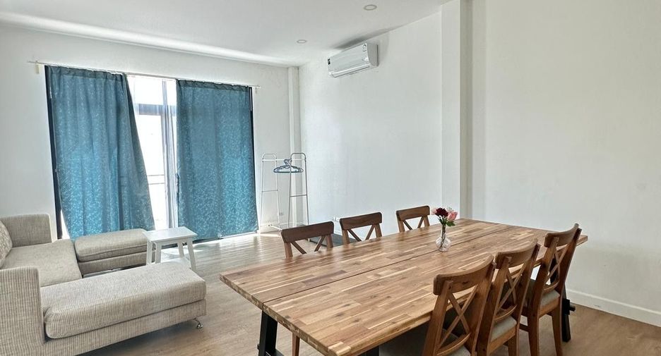 Casa en alquiler de 3 habitaciones en Mueang Phuket, Phuket