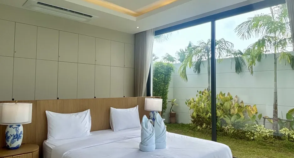 For rent 4 bedrooms villa in Mueang Phuket, Phuket