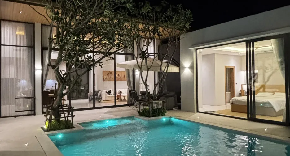 For rent 4 bedrooms villa in Mueang Phuket, Phuket