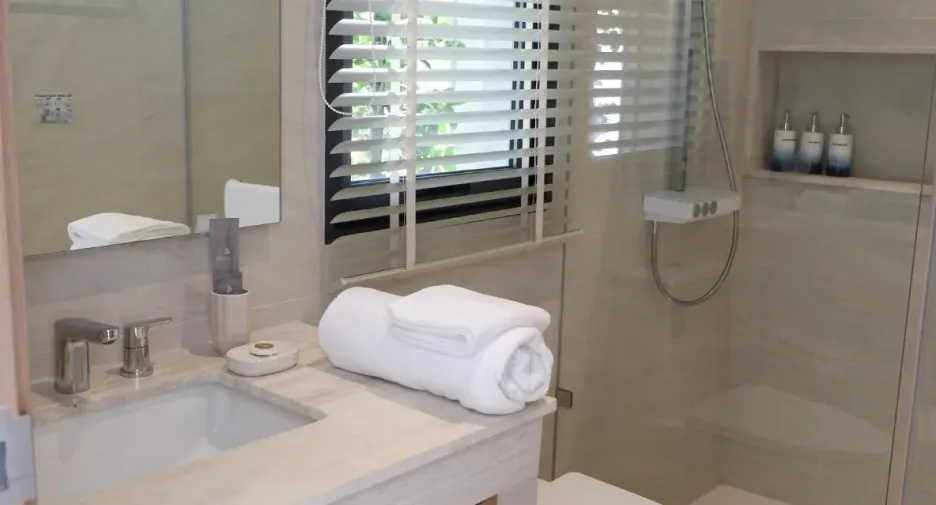 For rent 4 bedrooms villa in Mueang Phuket, Phuket