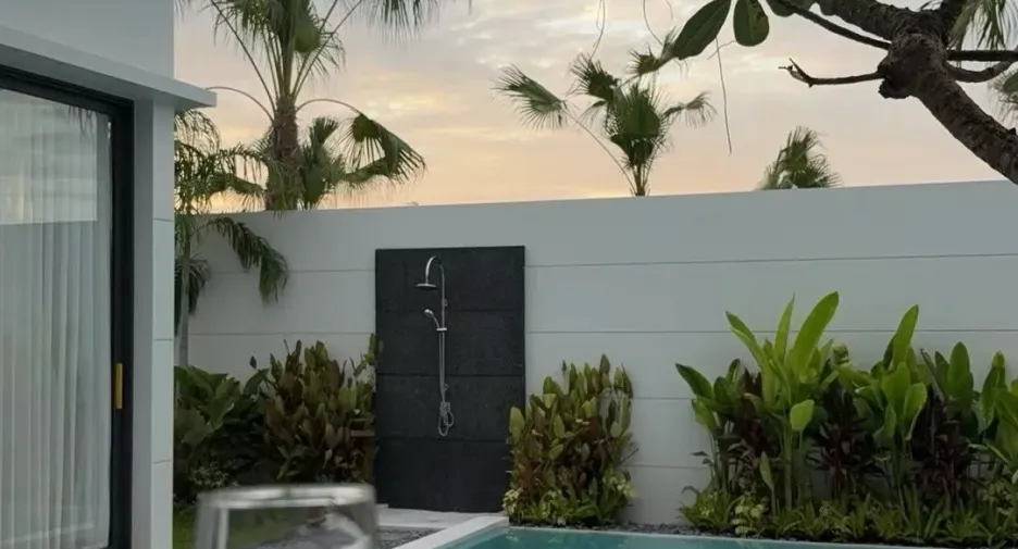 For rent 4 bedrooms villa in Mueang Phuket, Phuket