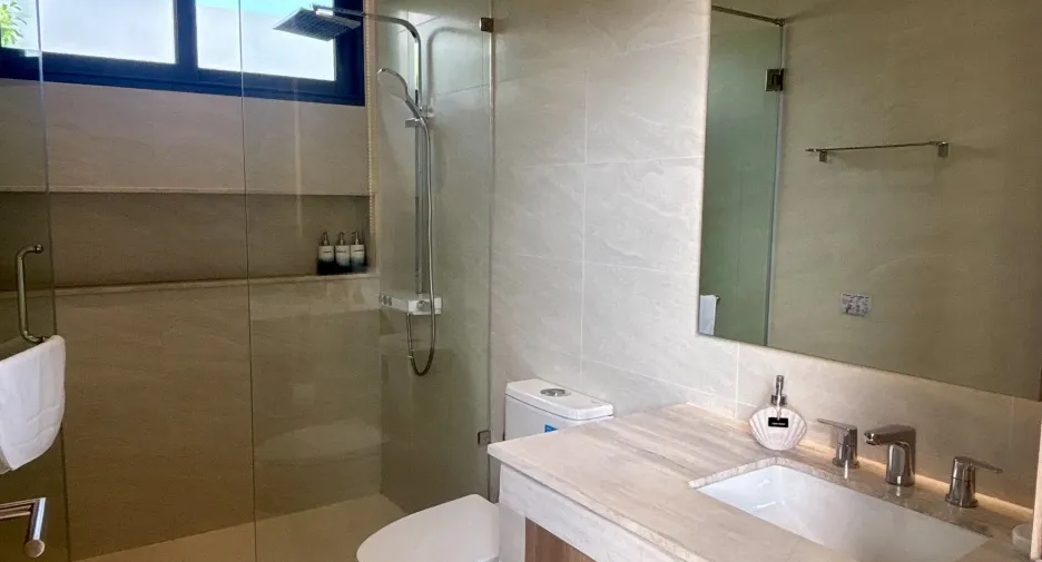 For rent 4 bedrooms villa in Mueang Phuket, Phuket