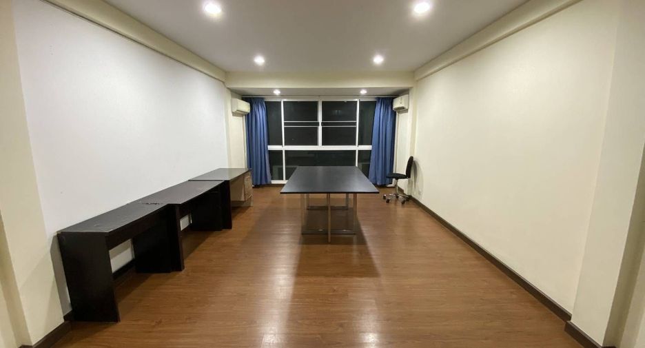 Büro zur Miete in Mueang Chiang Mai, Chiang Mai