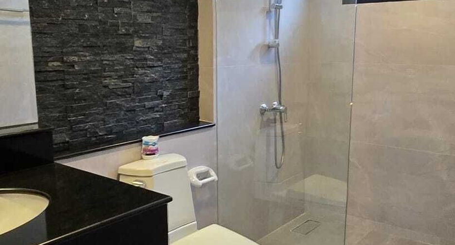 À louer 3 chambres villa à Huay Yai, Pattaya