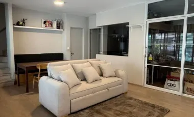 Casa en alquiler de 3 habitaciones en Prawet, Bangkok