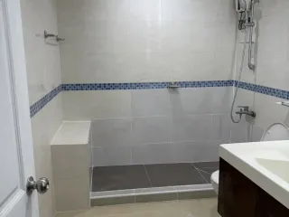 Wohnung zur Miete mit 2 Zimmer in Huai Khwang, Bangkok