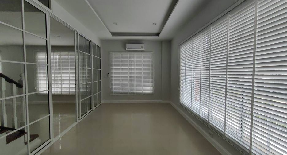 For rent office in Bang Na, Bangkok