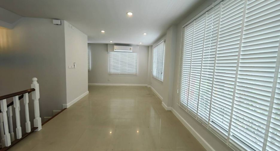 For rent office in Bang Na, Bangkok
