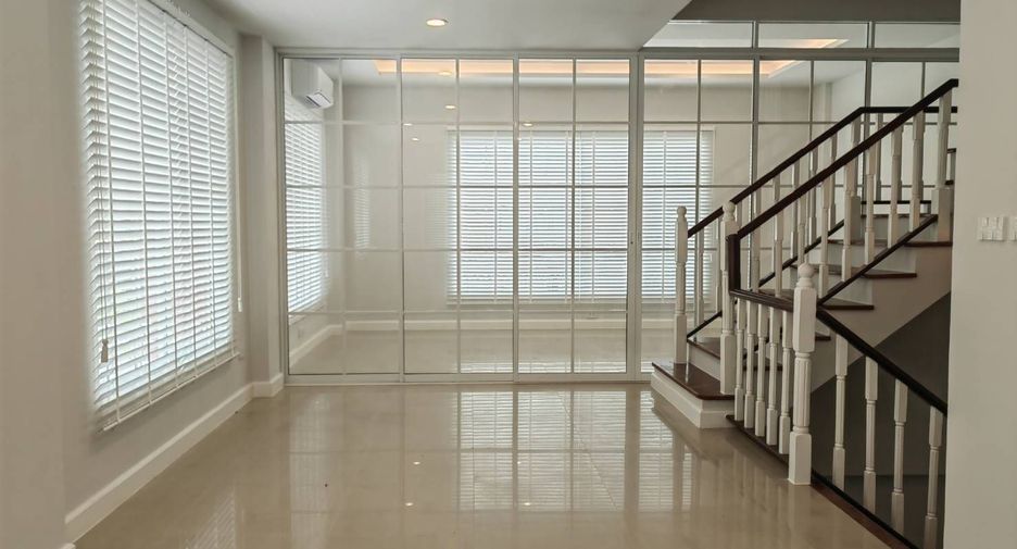 For rent office in Bang Na, Bangkok