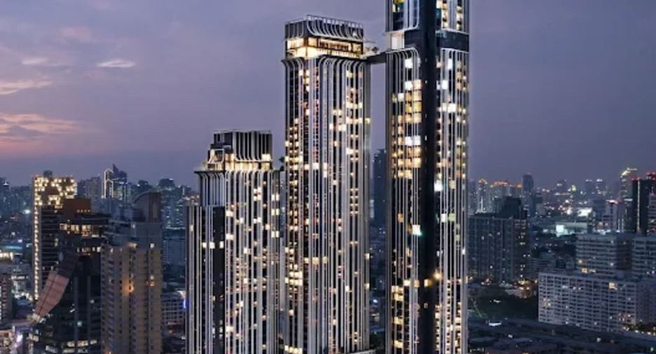For sale 3 bedrooms condo in Watthana, Bangkok