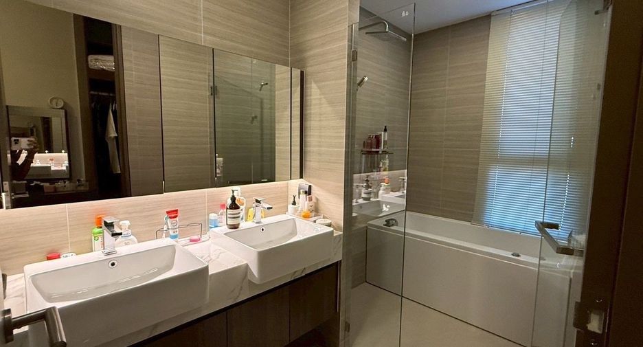 For sale 3 bedrooms condo in Watthana, Bangkok