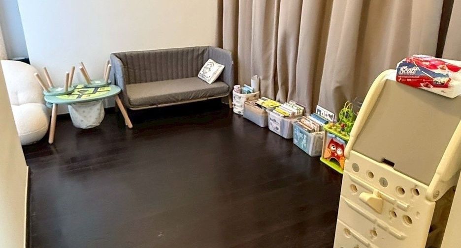 For sale 3 bedrooms condo in Watthana, Bangkok