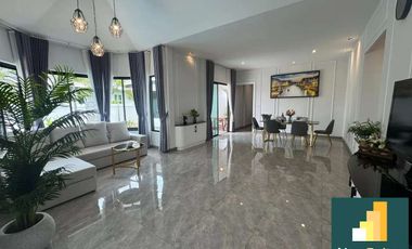 À vendre 4 chambres villa à East Pattaya, Pattaya