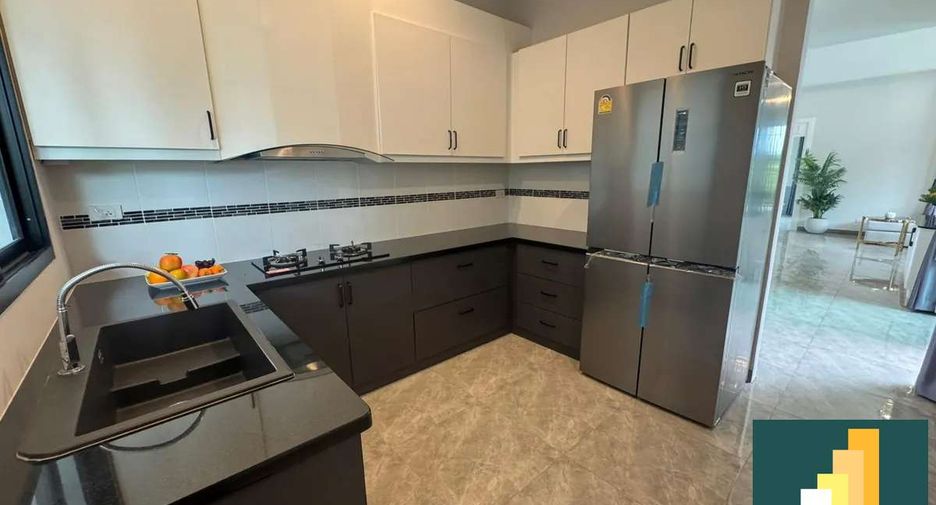 À vendre 4 chambres villa à East Pattaya, Pattaya