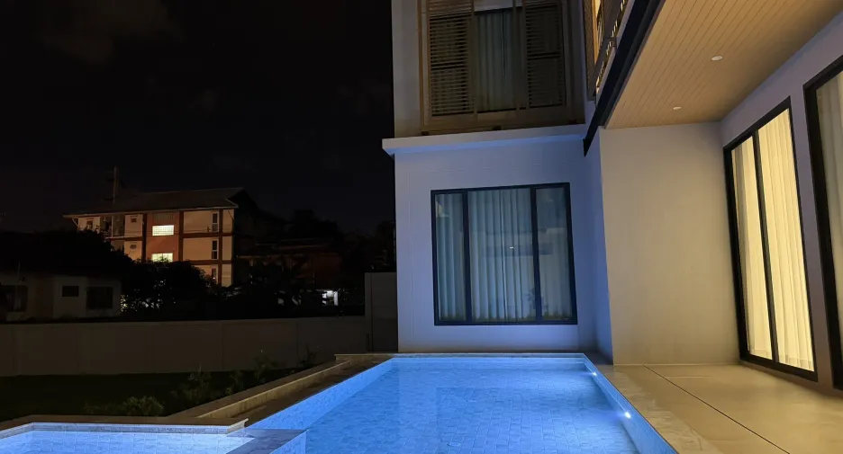 Villa en venta de 4 habitaciones en Mueang Chiang Mai, Chiang Mai