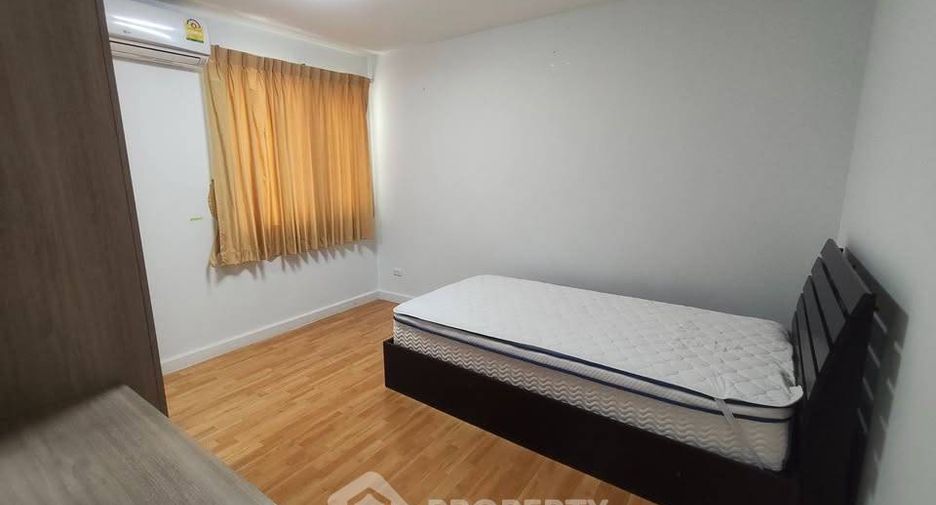For sale 2 bedrooms condo in Huai Khwang, Bangkok