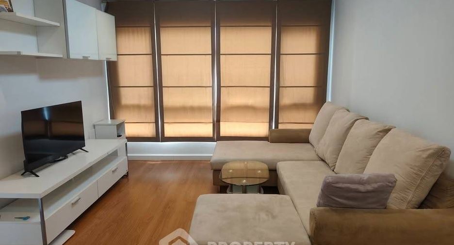 For sale 2 bedrooms condo in Huai Khwang, Bangkok