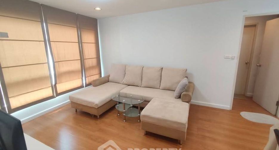 For sale 2 bedrooms condo in Huai Khwang, Bangkok