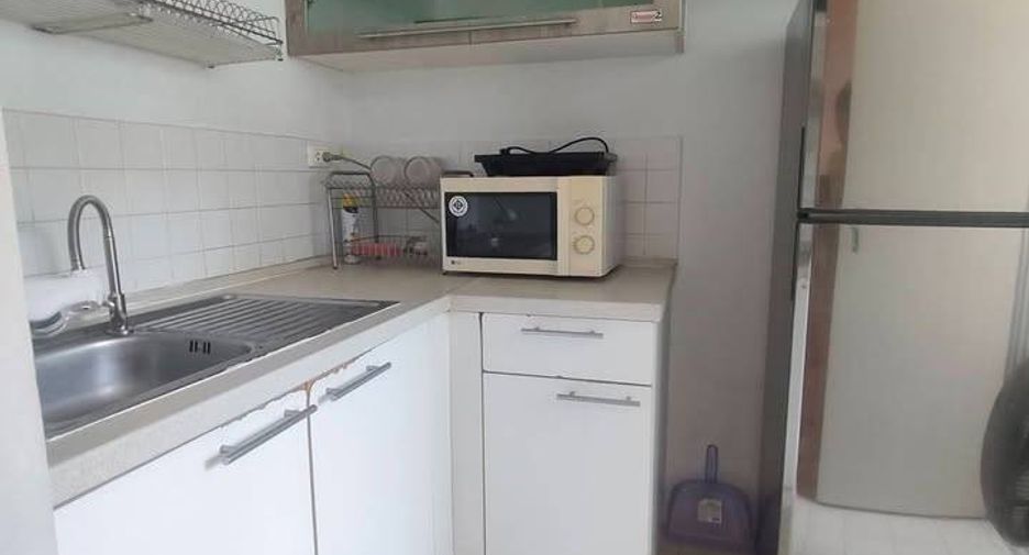 For sale 2 bedrooms condo in Huai Khwang, Bangkok