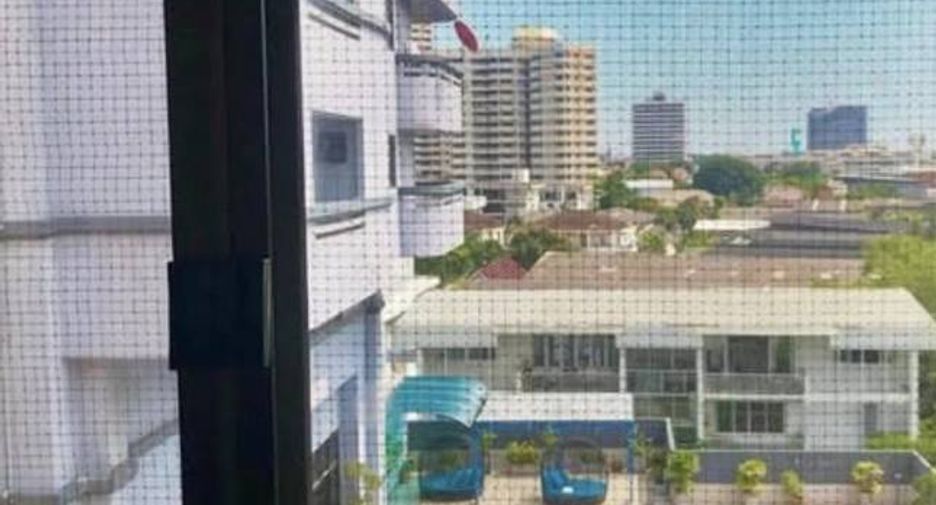 For sale 2 bedrooms condo in Khlong Toei, Bangkok