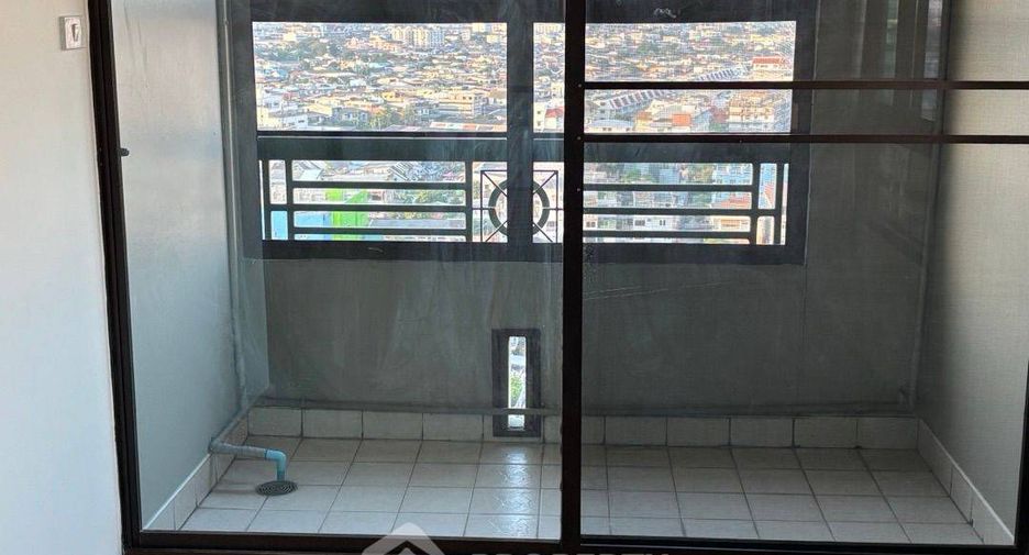 À louer 2 chambres condo à Yan Nawa, Bangkok