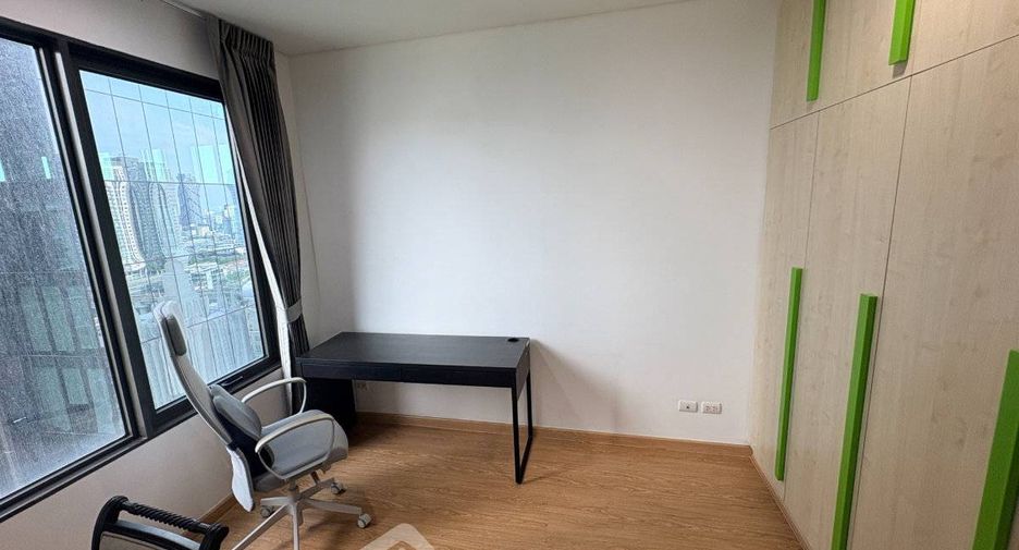 For rent 2 ベッドルーム condo in Watthana, Bangkok