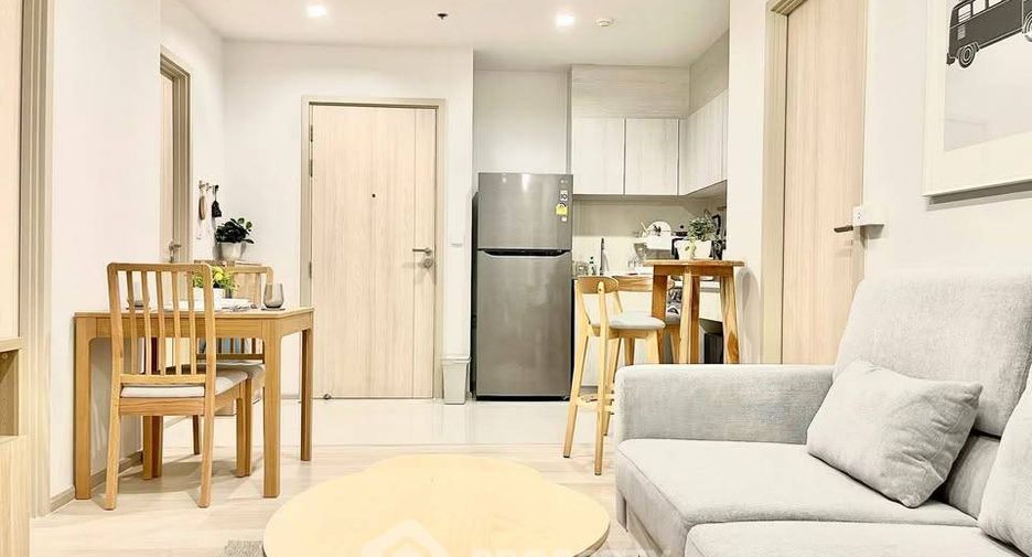 For rent 2 bedrooms condo in Pathum Wan, Bangkok